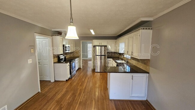 Building Photo - 4858 Glenwhite Dr