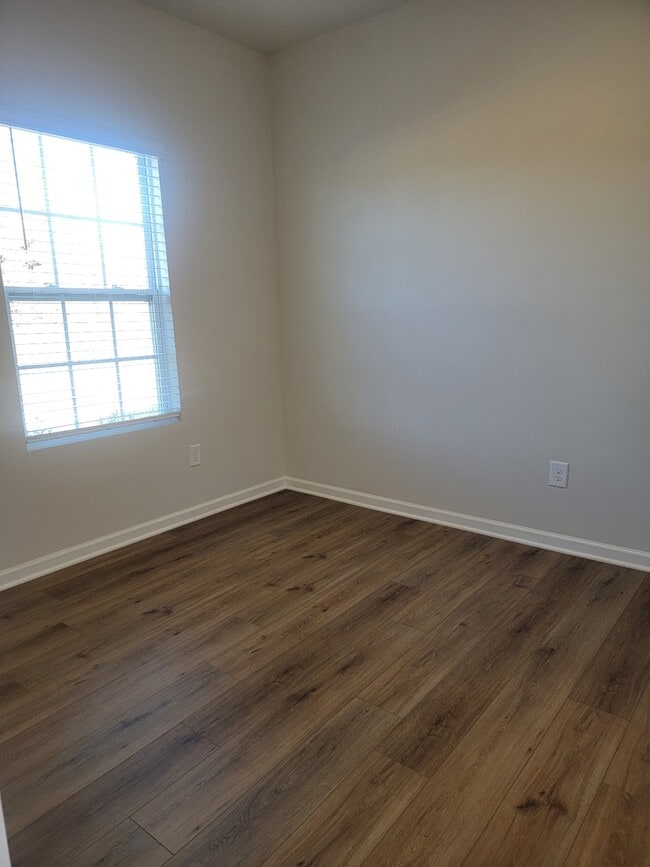 Building Photo - 44 Fernhill Ln