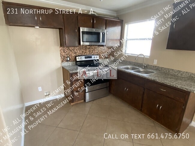 Building Photo - 231 Northrup St