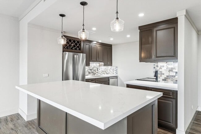 Building Photo - 2929 Buffalo Speedway