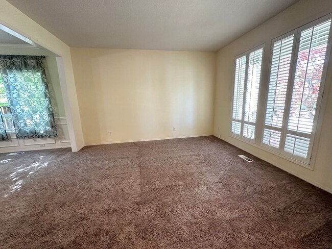 Building Photo - 4 Bedroom Bethany Home with Office on Main Level!