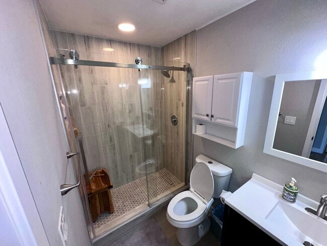 Building Photo - Fully Furnished - All Utilities Included -...