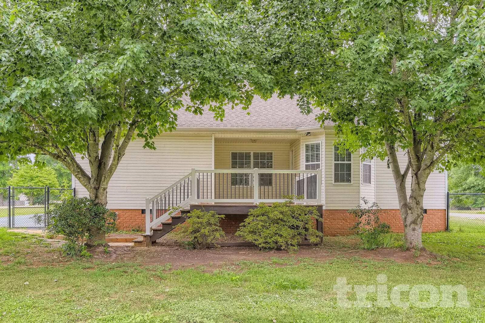 Building Photo - 207 Towbridge Dr