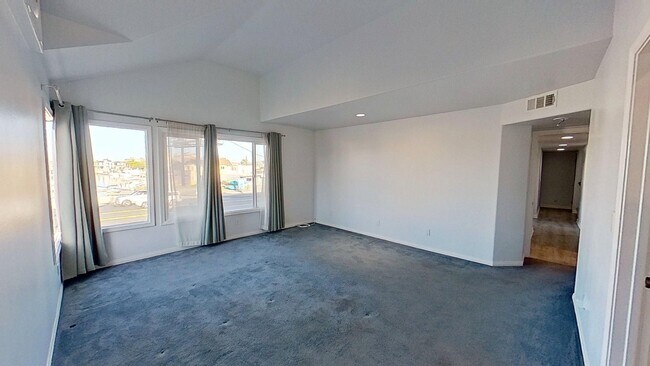 Building Photo - 16917 10th St