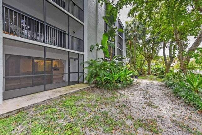 Building Photo - 1605 S US Hwy 1