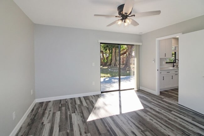 Building Photo - South Venice Annual Home for Rent