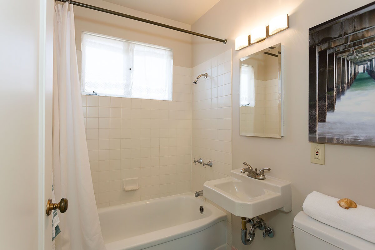 Building Photo - 459 44th St