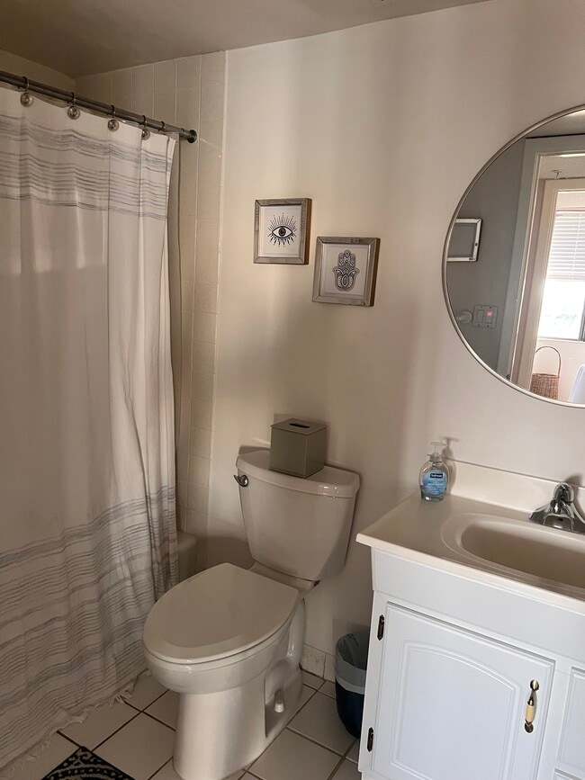 Building Photo - 255 Dolphin Point