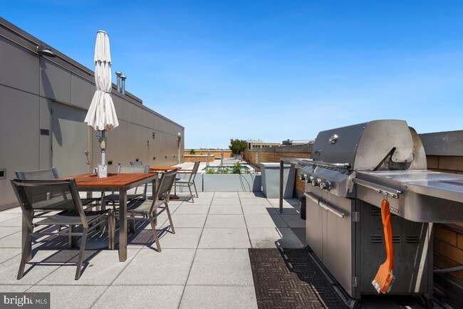 Building Photo - 475 K St NW