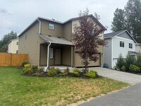Building Photo - Spacious, modern 5-bed, 2.75-bath in sought-after Daisy Crossing Community in Sultan