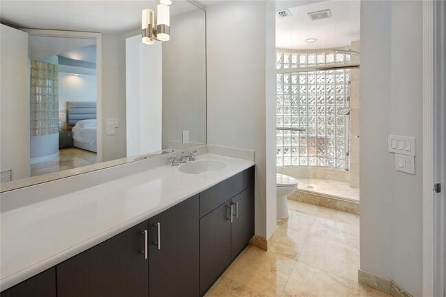 Building Photo - 301 Hendricks Isle