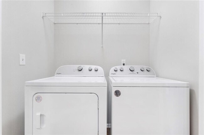 Building Photo - 103 Foxglove St