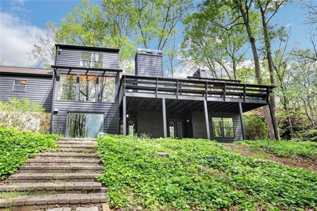 Building Photo - 6061 Blackberry Ln