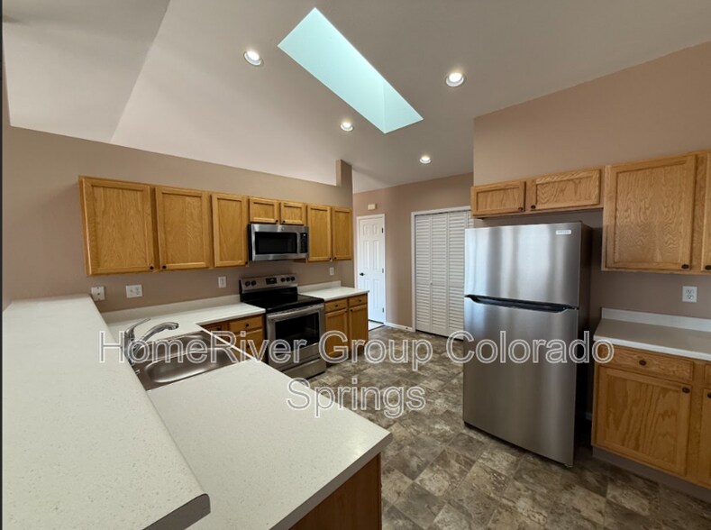 Building Photo - 8563 Garrison Rd