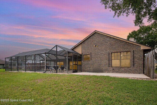 Building Photo - 441 Crystal Lake Dr