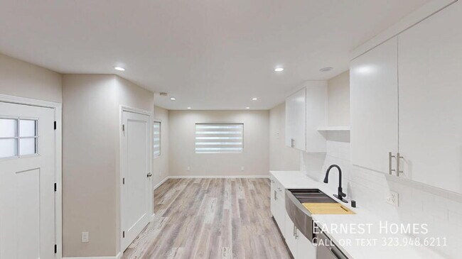 Primary Photo - 2809 W 46th St