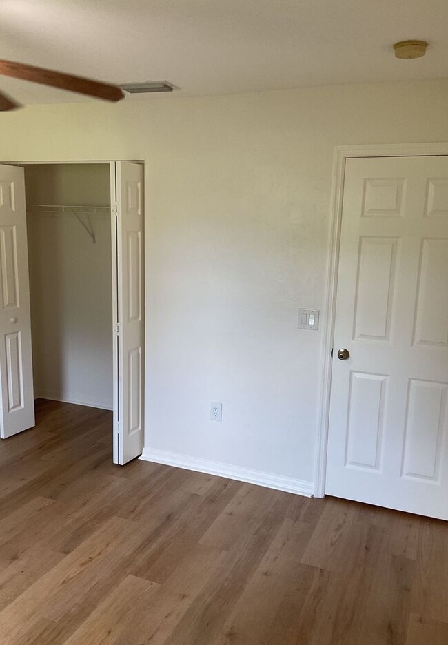 Building Photo - 3 bedroom 2 bath in Eagle Point - Sublease!!