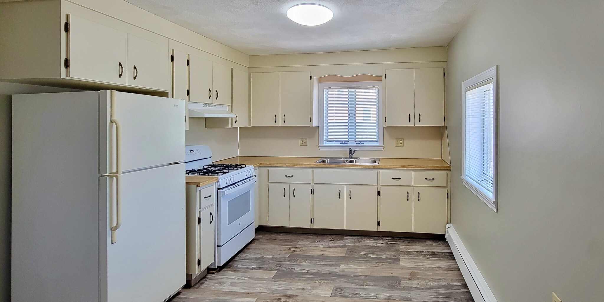 Kitchen - 128 Malden St