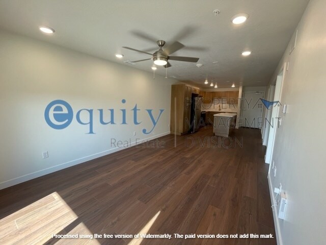 Building Photo - 1032 E 400 S