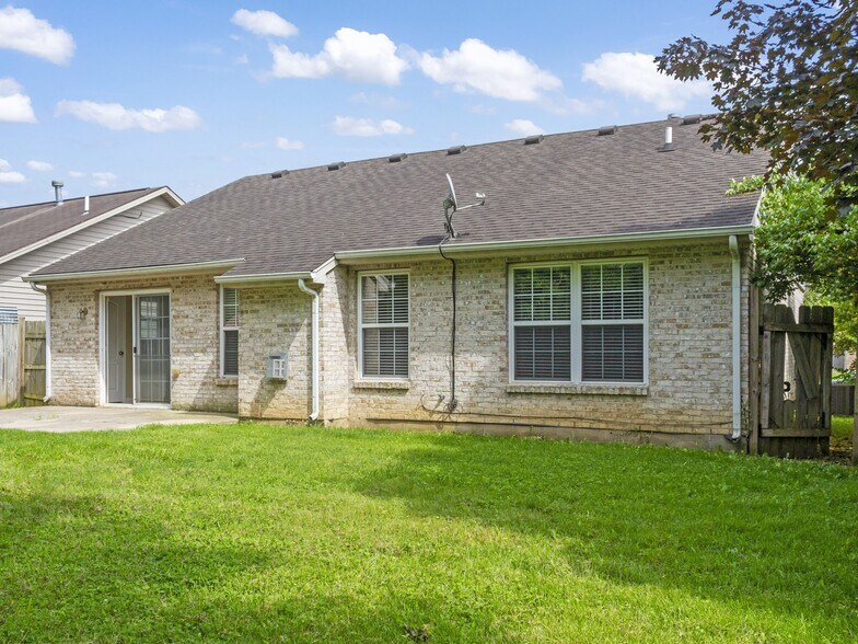 Building Photo - 114 Mark Twain Ct