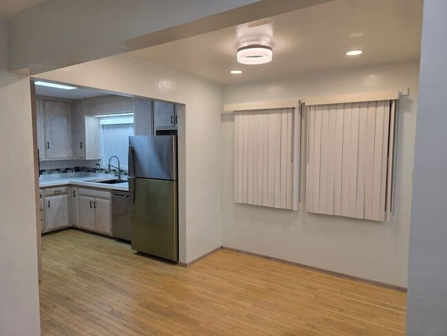 Building Photo - 1616 S Tremont St