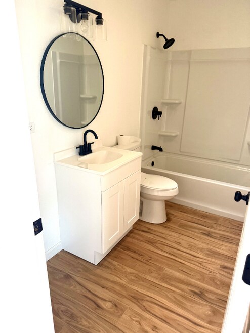 Building Photo - 1216 Cuba Ave