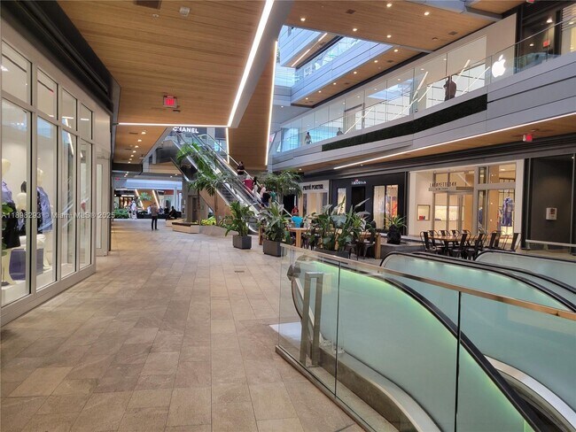 Building Photo - 88 SW 7th St