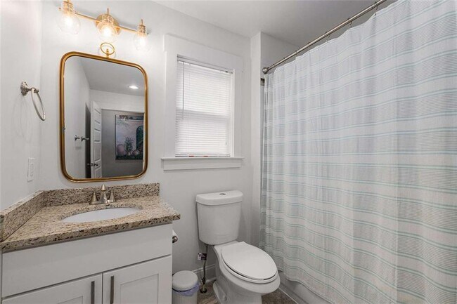 Building Photo - 1134 Knott St SE