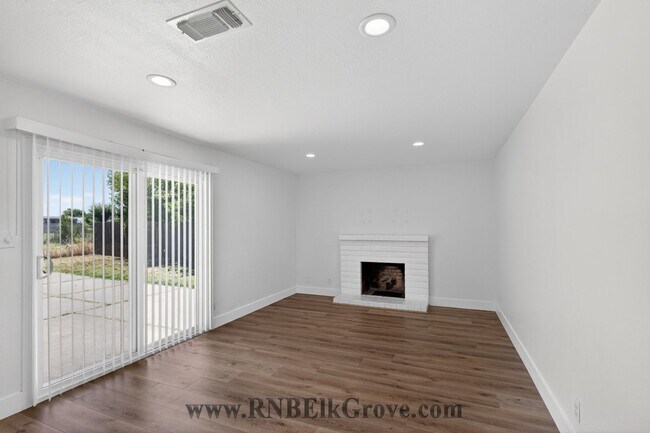 Building Photo - 6844 Sandrock Way