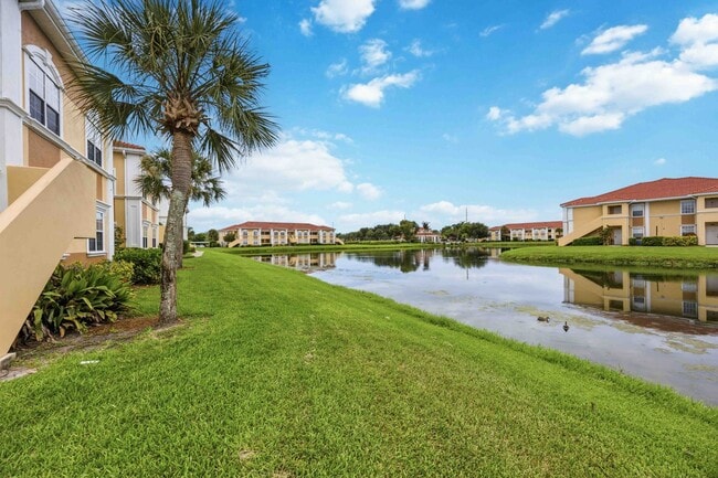 Building Photo - 2/2 condo with beautiful water views available now for an annual lease