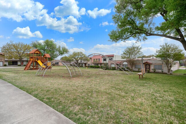 Building Photo - 10958 Crown Pk Ln