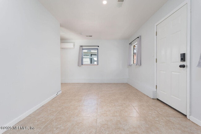 Building Photo - 4072 Spring Park Cir