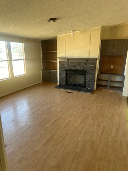 Building Photo - 237 Crescent Creek Ln