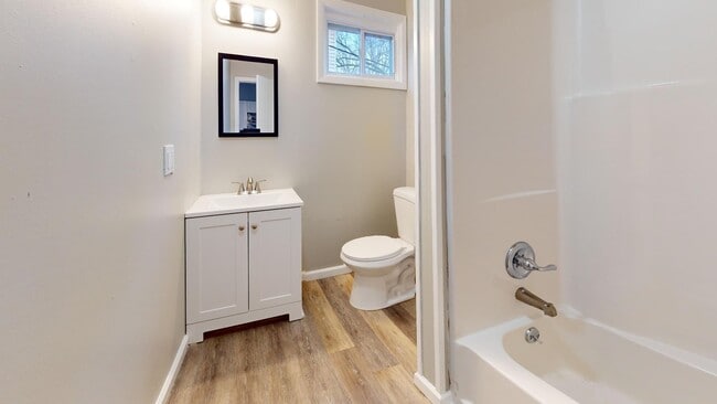 Building Photo - Jefferson Area - 3 Bedroom Single Family Home (between Lorain and Triskett)