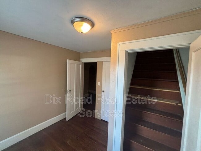 Building Photo - 107 Edgewood Ave