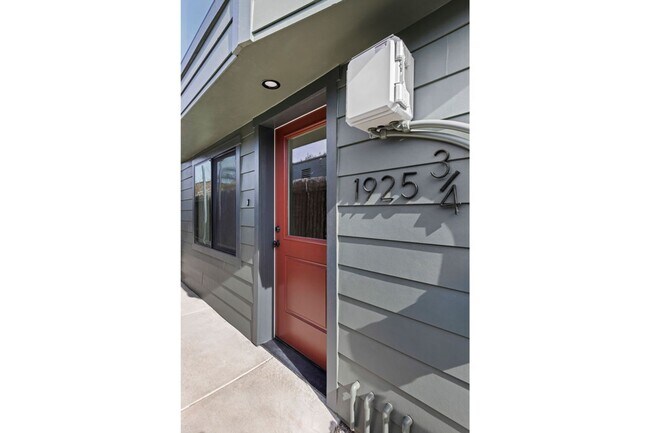 Building Photo - 3 Bed / 3 Bath at the Mohawk Residences is Now Available!