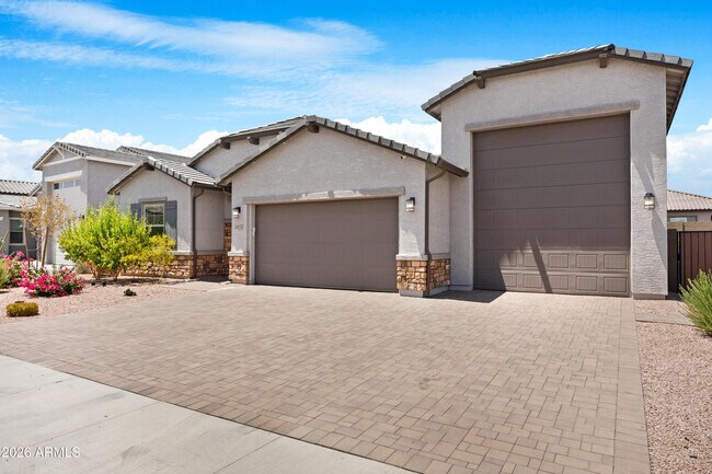 Building Photo - 20132 W Catalina Dr