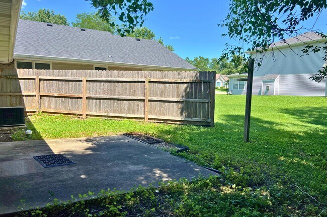 Building Photo - 2509 Hollyhock Dr