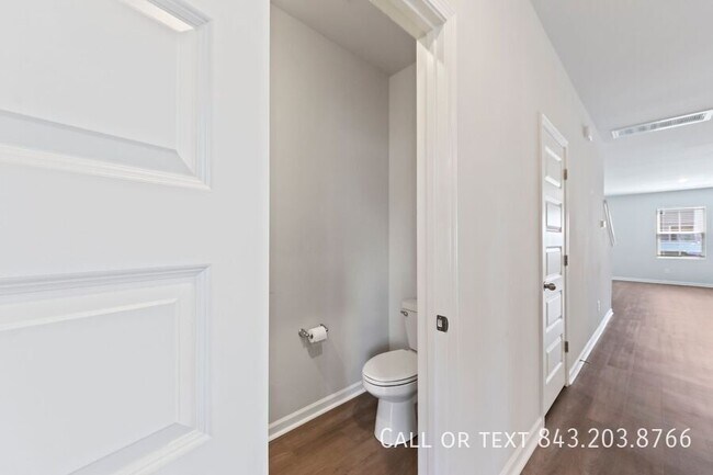 Building Photo - 1471 Central Ave