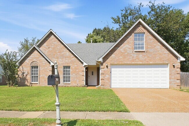 Building Photo - 6752 Oakmoor Cir S