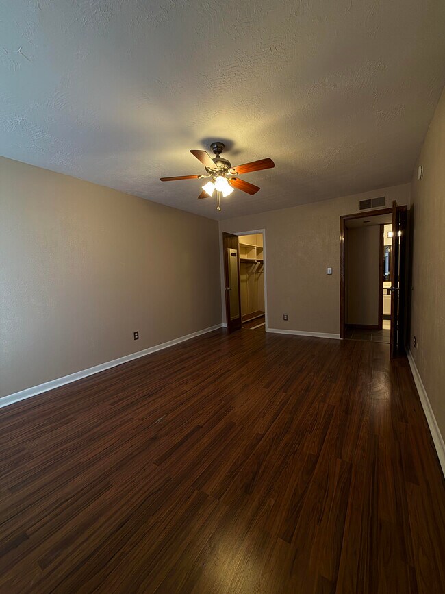 Building Photo - 3911 Fort St