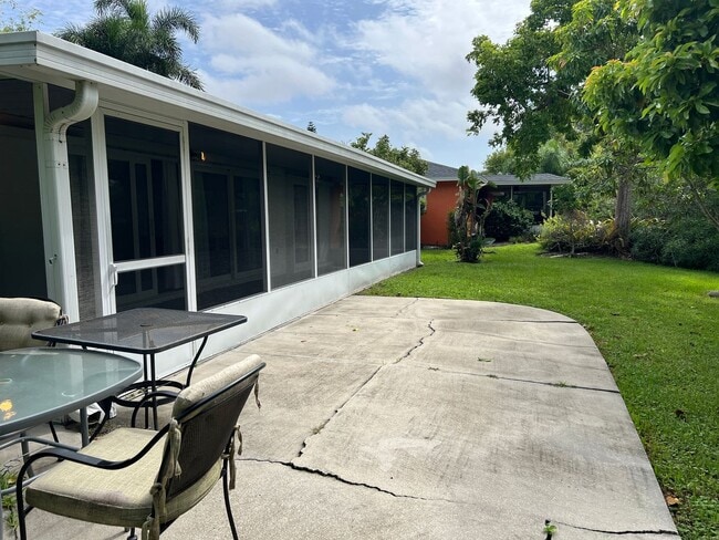 Building Photo - 2 Bedroom 2 Bath Single Family Home