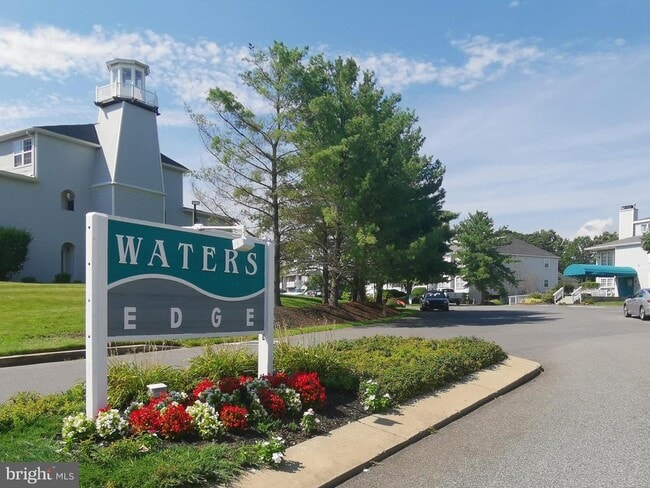 Building Photo - 306 Waters Edge Dr