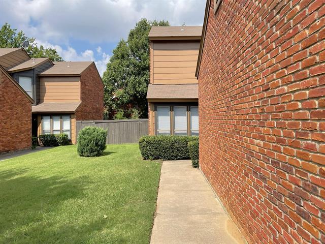 Building Photo - 1617 Brentwood Dr