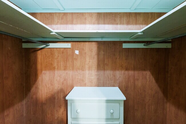 Building Photo - 4 Bedroom in Tech Terrace