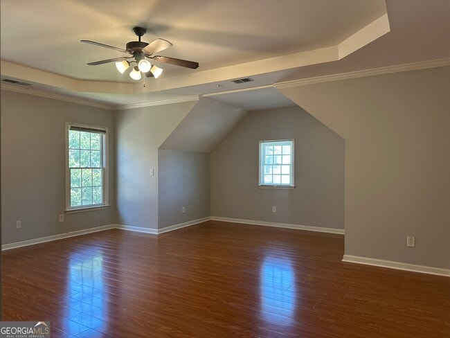 Building Photo - 669 Maple Grove Way