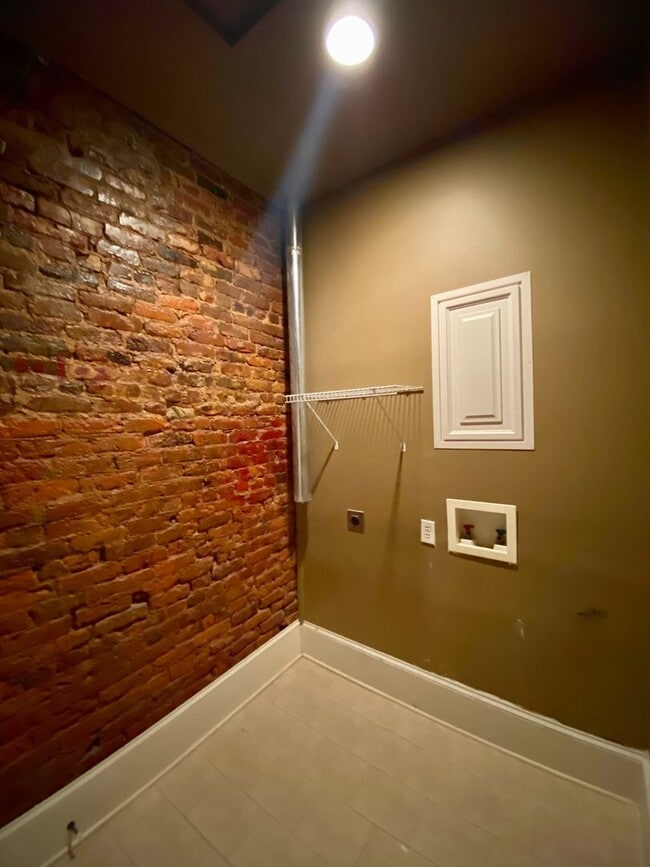 Building Photo - Beautiful 2BR/2BA Loft in Downtown Opelika