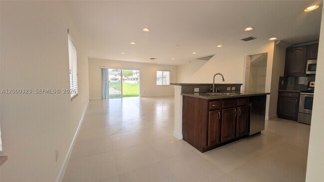 Building Photo - 5910 Royal -