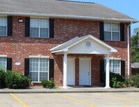 Building Photo - 205 N McGuire Ave