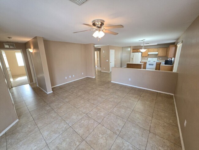 Building Photo - San Tan Heights